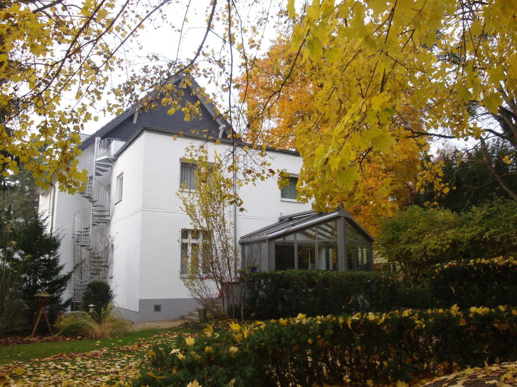 Hotel Landhaus Schlachtensee Berlim Exterior foto